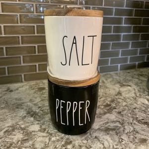 Rae Dunn salt and pepper canisters.
